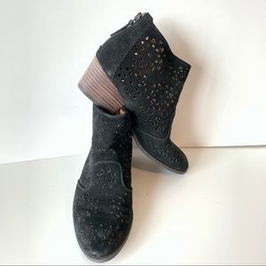 FRANCO SARTO Black Ashlee Suede Laser Cut Booties—SZ. 6